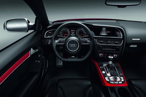Audi RS 5 Coupe разгоняется с места до 100 км/ч за 4,6 секунды